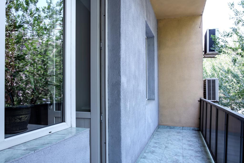 Apartment On Hanrapetutyan Street Erivan Exterior foto